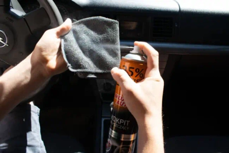 A. MOJE AUTO Kokpit Błyszczący - Black 500ml