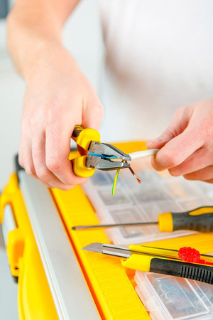 TOPEX Szczypce uniwersalne 200mm 32D100